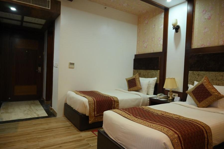 Square Inn Hotel,Varanasi Exterior photo