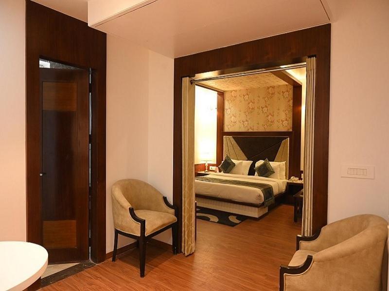 Square Inn Hotel,Varanasi Exterior photo