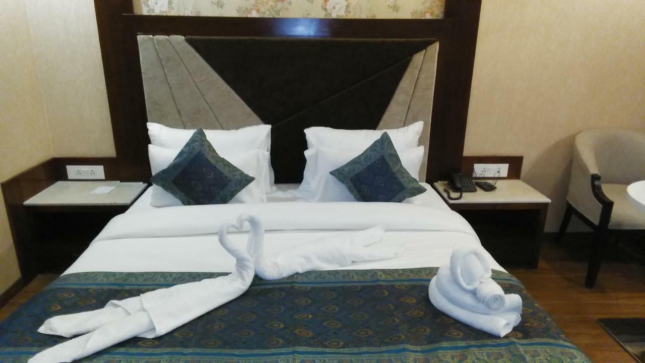 Square Inn Hotel,Varanasi Exterior photo