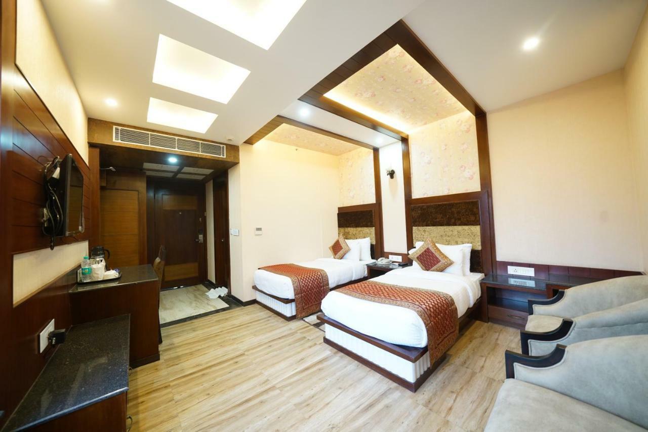 Square Inn Hotel,Varanasi Exterior photo