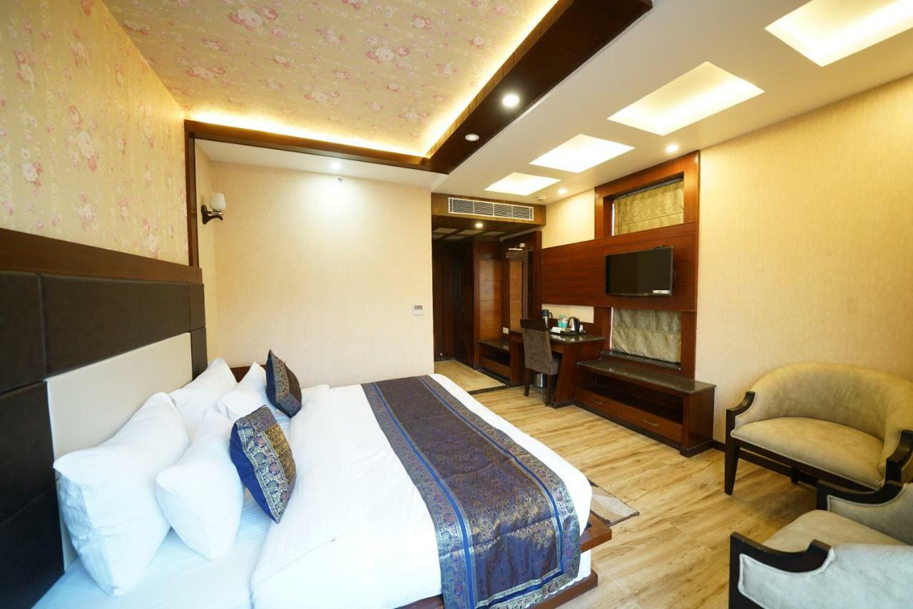 Square Inn Hotel,Varanasi Exterior photo