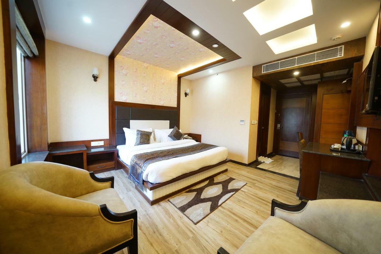 Square Inn Hotel,Varanasi Exterior photo