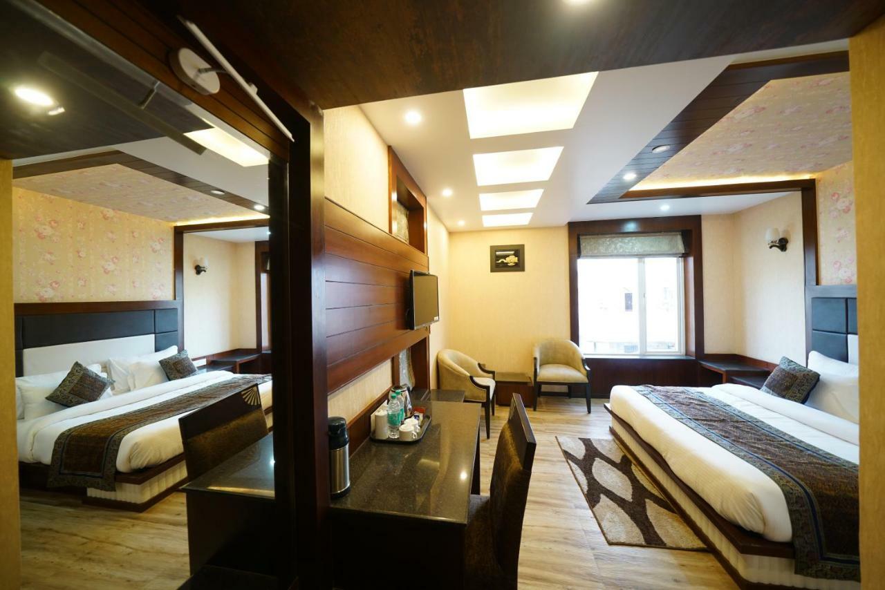 Square Inn Hotel,Varanasi Exterior photo